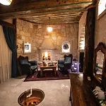 Hotel Historical House